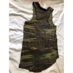 Women’s Camo v Photo 1