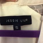 Jessie Liu Cream V Photo 1