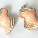 Vintage Pink Enamel Gold Tone Retro Statement Clip Photo 1