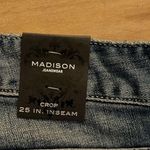 NWT! Madison Jeanswear Women's Denim Blue Cropped 25” Inseam Capri Jeans Size 10 Photo 1
