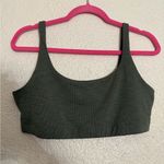 Vuori  lux rib daily Green Sports Bra size Large Photo 1