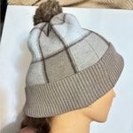 Tahari WOMEN BEANIE  Photo 1