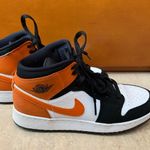 Nike Air Jordan 1 Mid Photo 0