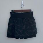 Spanx Women’s  Black Camo Get Moving Athletic Shorts Size Small Photo 2