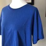 Basic Cut / Cropped Blue T Photo 2