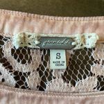 Gimmicks by BKE Gimmicks BKE buckle dusty rose open lace bell sleeve blouse size S‎ Photo 1