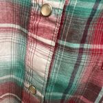 Wrangler Women’s Fit Red/Green Plaid Pearl Snap Shirt Size Medium Photo 4