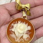 Vintage Unsigned Flower Cameo Brooch Pin Photo 1