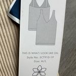 Aura  Women’s Medium/Large Ribbed Athletic Fit Tank Top Photo 1