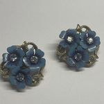 Avon Blue Enamel Rhinestone Flower Earrings Gold Tone Scroll Work Clip On Photo 4
