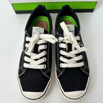 Cariuma OCA Low Stripe Black Canvas Contrast Thread Sneakers Size 7.5 Photo 1
