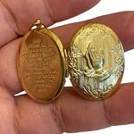 Praying Hand Vintage Locket Etched Floral Pendant Gold Tone Prayer Open Closed Photo 5