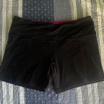 Lululemon reversible Black and pink OG groove shorts sz8 Photo 2