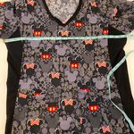 Disney Minnie & Mickey Short Sleeve Scrub Top Women’s EUC Sz XL Photo 7