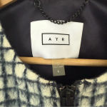 AYR  Mohair Wool Houndstooth print‎ White and Navy Coat Size Large Photo 4