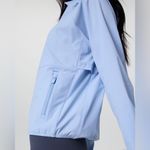 Vuori  Women's Renew Trainer Shell size L Photo 3