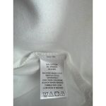 Motto Essentials White V Photo 4