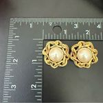 Givenchy Vintage Signed Gold Tone Rope Faux Pearl Center Clip On Earrings 17g. Photo 10