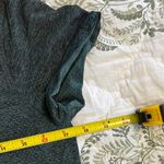 Lululemon  swiftly green Women's athletic Top t-shirt size 8 Photo 3