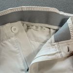 Under Armour  Womens Golf Shorts 14 Off White Flat Front Stretchy Lightweight Photo 4