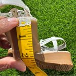 Baretraps  Taren women's wedge sandal in white  Size 7.5 Photo 8