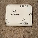 Guess  Wallet Photo 2