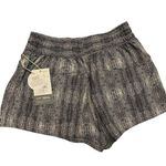 Vuori Women’s Dash Shorts Color Dune Snake Size XS New w/tag $58 Photo 1