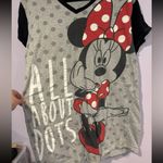 Disney  store All About dots Minnie Mouse grey sleep shirt Photo 1