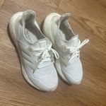 Adidas  Ultraboost 22 running tennis shoes Photo 3