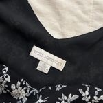 Petite Sophisticate Black & white floral sleeveless blouse v neck top Photo 1