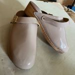 Anthropologie patent Leather Classic Clogs in Rose pink Sz 8.5/9 (see desc) Photo 2