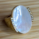 Vintage Oval Mother of Pearl Ring Gold Photo 0