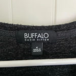 Buffalo David Bitton EUC |  women’s‎ soft knit cropped shirt — small Photo 1