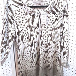 Chicos Size 1 Animal Print Lightning Notch Front Top 3/4 Sleeve White Photo 0