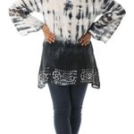 Shoreline  Women's black and White Tie-Dye Top Photo 4