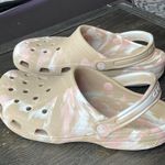 Crocs  Classic Marbled Clogs Bone/Multi W10 Photo 3
