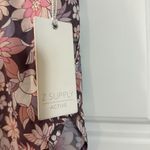 Z Supply NEW  sprinter floral short in twilight sky XL Photo 5
