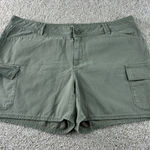 Liz Claiborne Women's Size 16 Green Cotton Cargo Shorts Casual Outdoor Comfort Photo 0