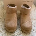 SO NWT
 Lupita Women's Cozy Mini Boots Photo 1