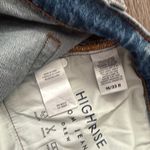 Lucky Brand  Women's High Rise Light Blue Mom Jeans 16/33 Distressed Button Fly Photo 5