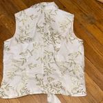 Geoffrey Beene Geoffrey‎ Beene White and Green Leaf Print Sleeveless Shirt Size 4 Photo 3