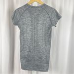 Lululemon Size 8 Swiftly Tech Short-Sleeve Shirt 2.0 Running Yoga Athletic Gym Photo 1