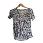 Old Navy Lightweight pink gray leopard print  Active wear short sleeve womens XS​ Photo 1