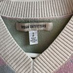 Urban Outfitters  cropped water vent with floral design size small Photo 1