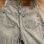 Madewell  Light Wash Distressed The Mom Jeans Size 25 Photo 3