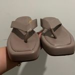 JustFab Brown flip flop Sandals Spring Summer Photo 4