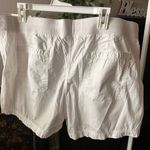a.n.a  Women's White Mid-Rise Shorts Photo 1