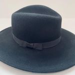 Club Monaco 100% wool hat Photo 1