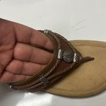 Minnetonka  Brown Women’s Silverthorne 360 Thong Memory Foam Leather Sandals-Sz 7 Photo 13