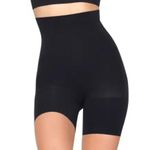 SKIMS NWT  BODY HIGH WAISTED MID THIGH SHORT SZ M Photo 0